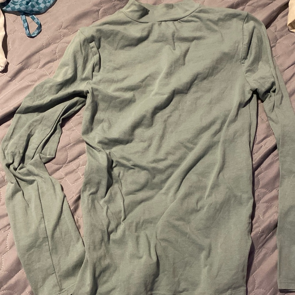 Womens long sleeve green shirt